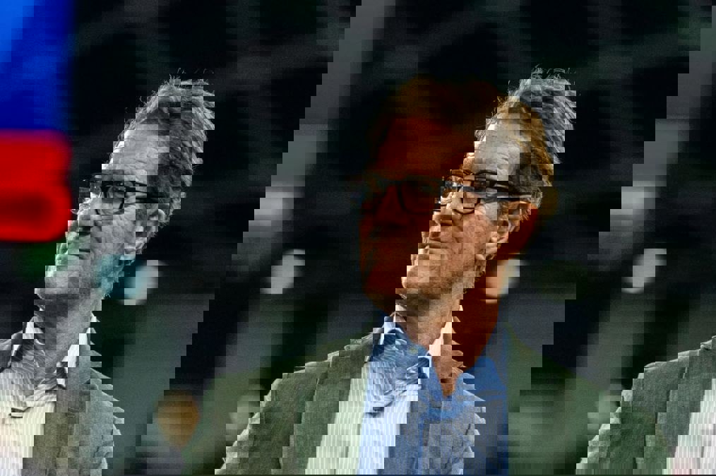 2186877