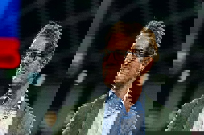2186877