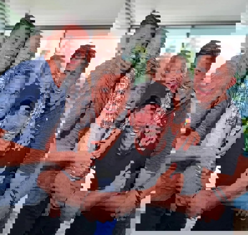 2186812