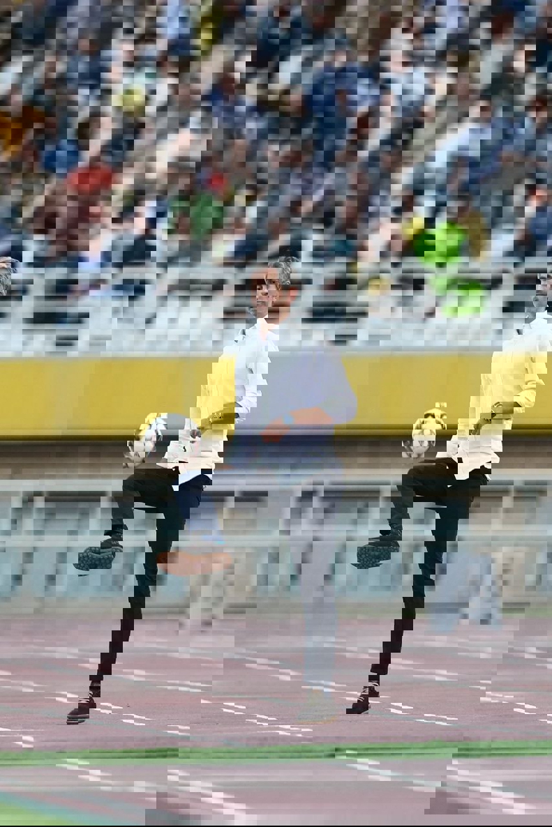 2187044