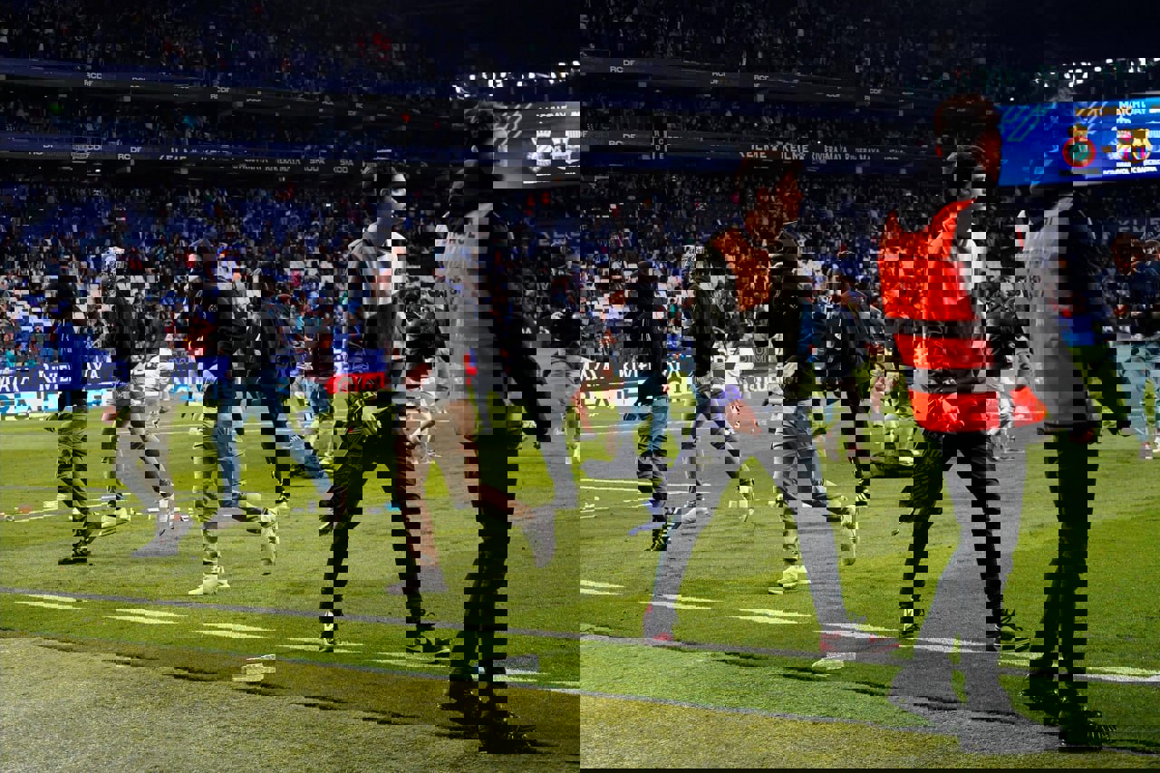 2186932
