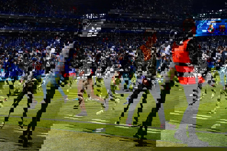 2186932