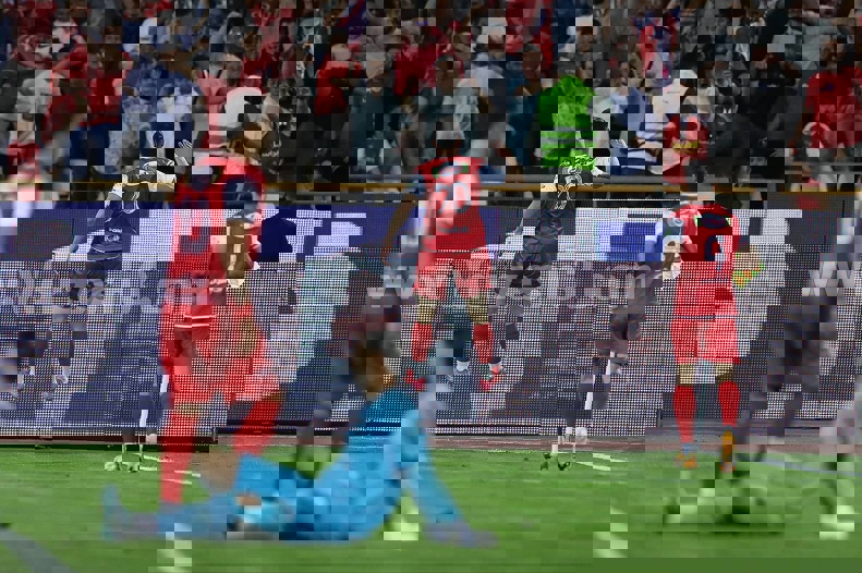 2186976