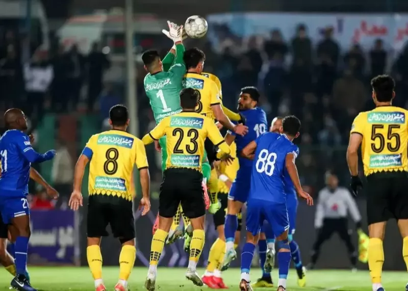 گزارش زنده: سپاهان 0 - استقلال 0