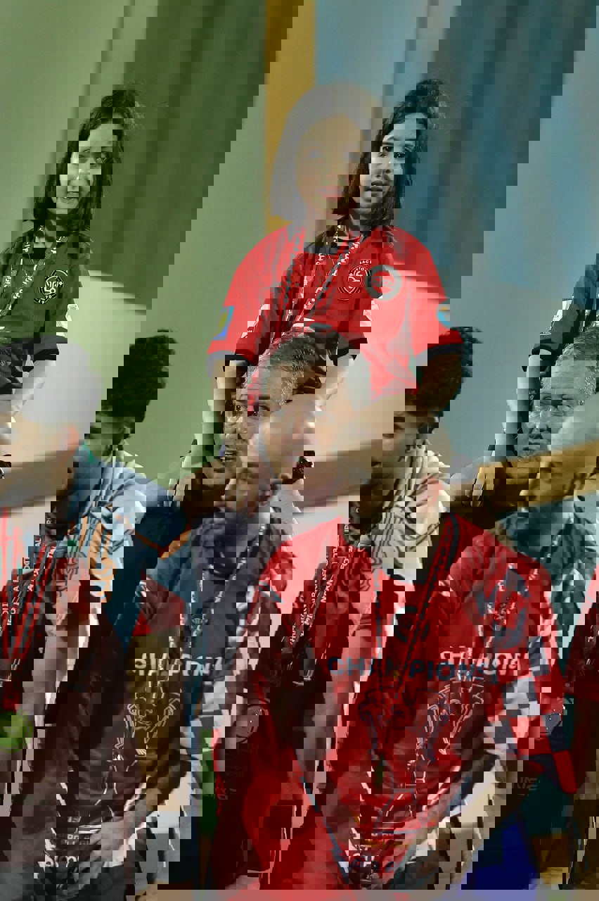 2187584