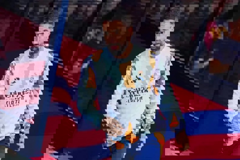 2187302