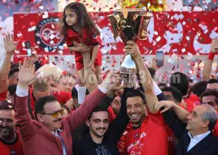 زنوزی هیچ چکی را امضا نمی‌کند!