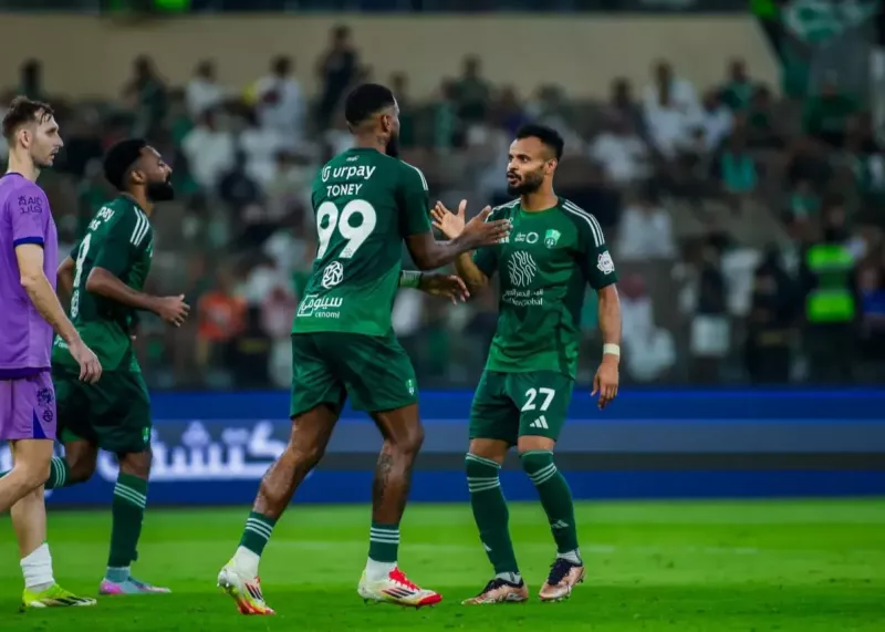 قهرمان آسیا به بیخ گوش النصر چسبید