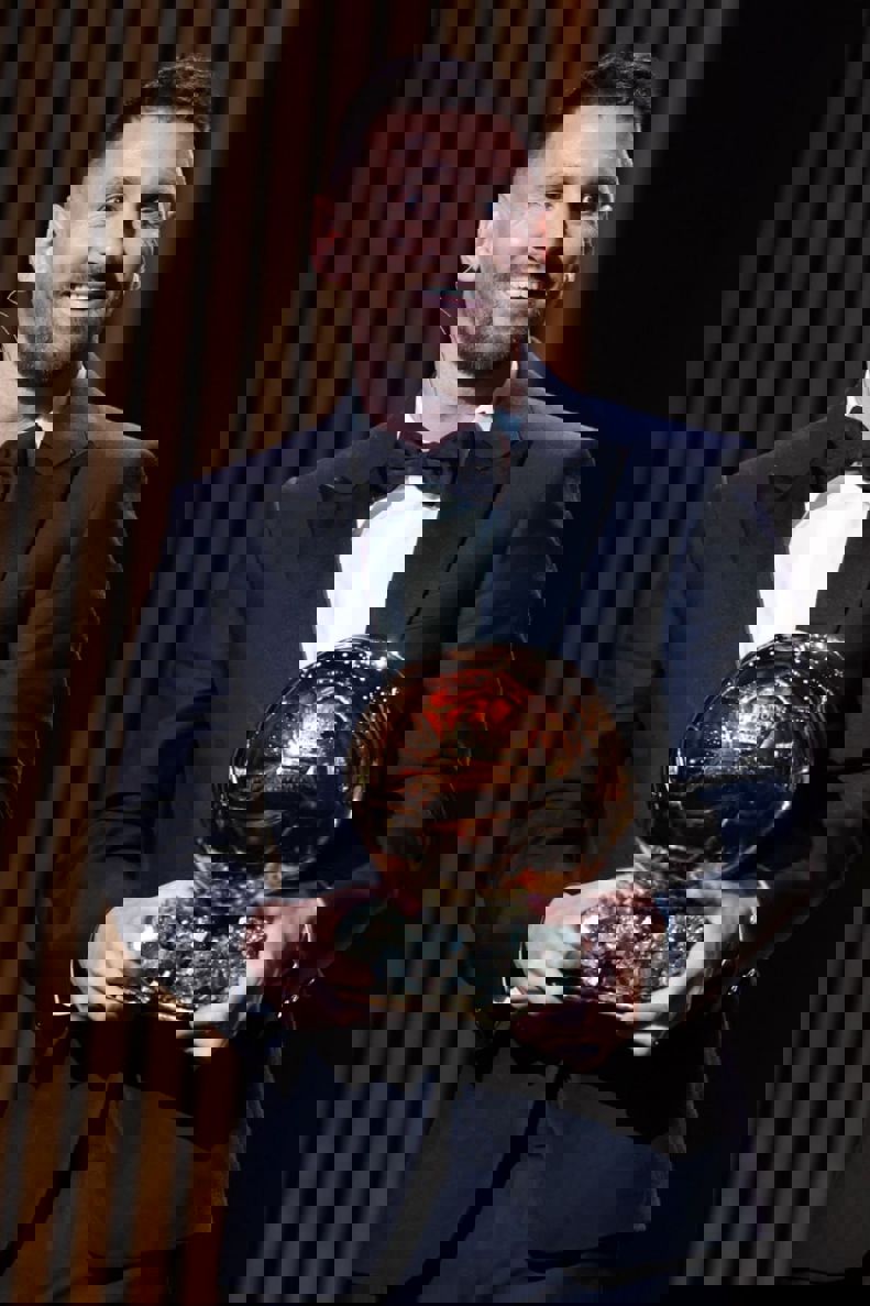 2188318