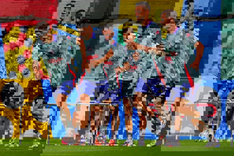 2188912