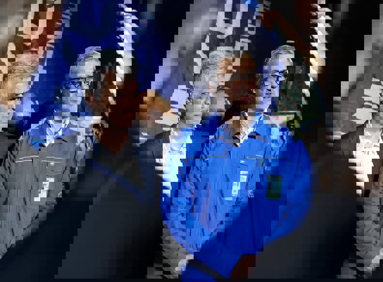 2189169