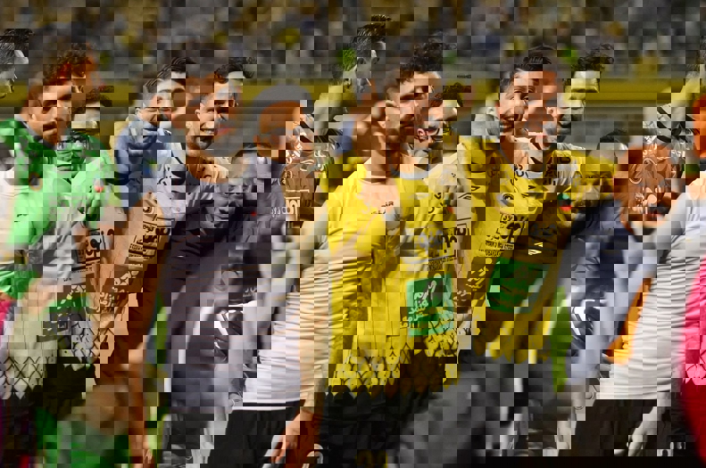 2189372