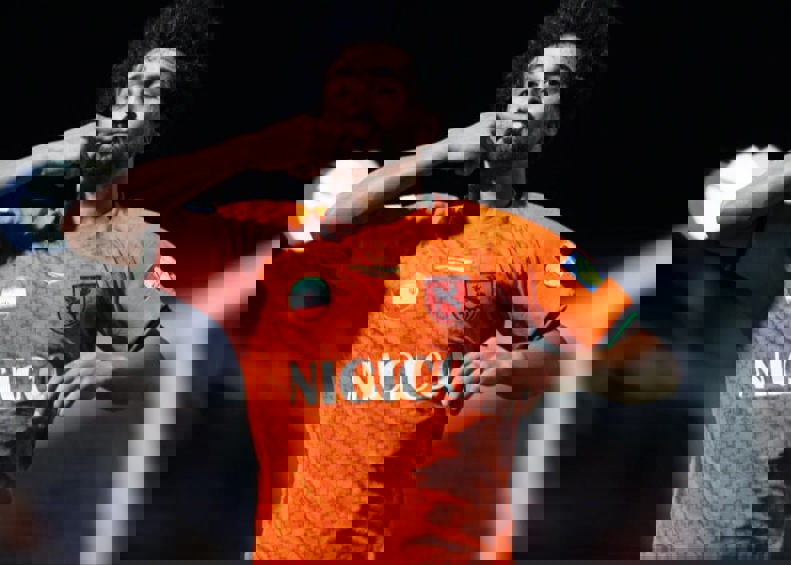 2189571
