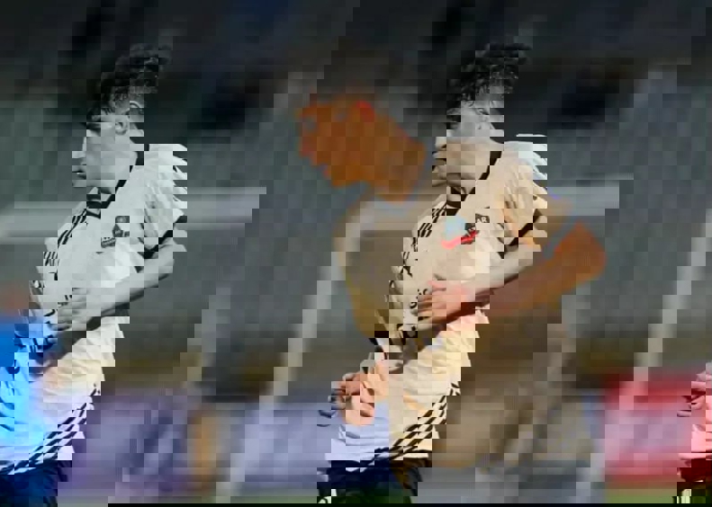2189566