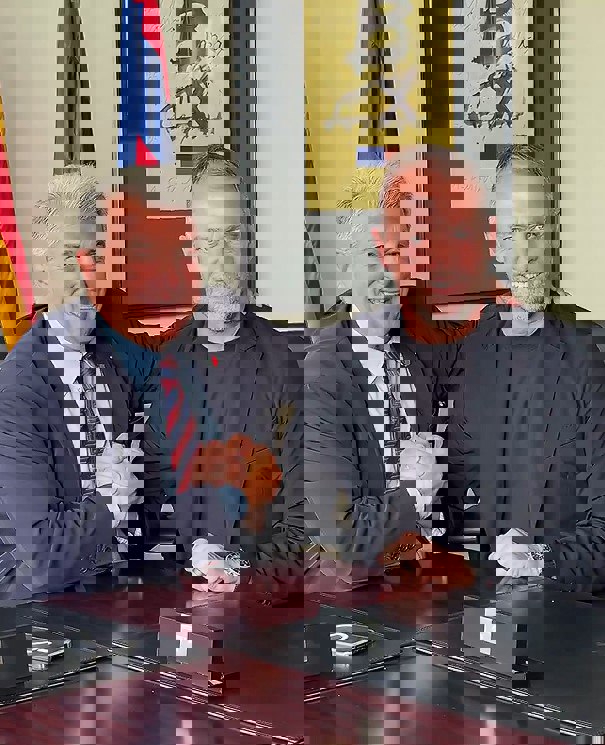 2189527