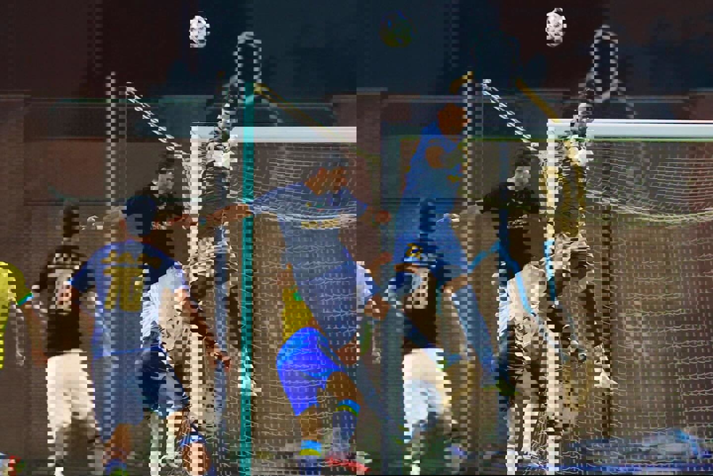 2189578