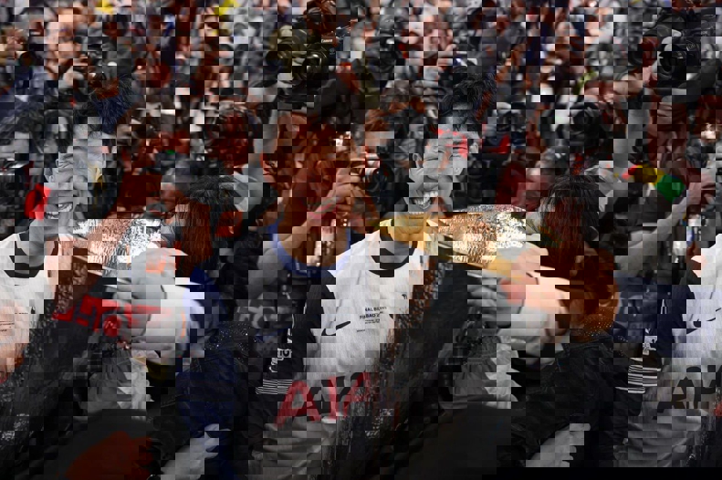 2189929