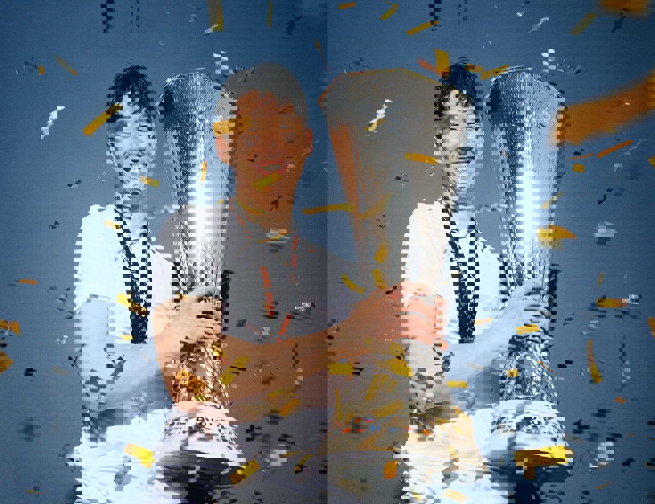2189930