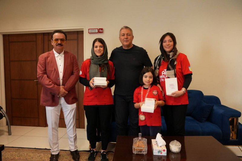 خواسته زنوزی: اسکوچیچ سه سال دیگر در تراکتور