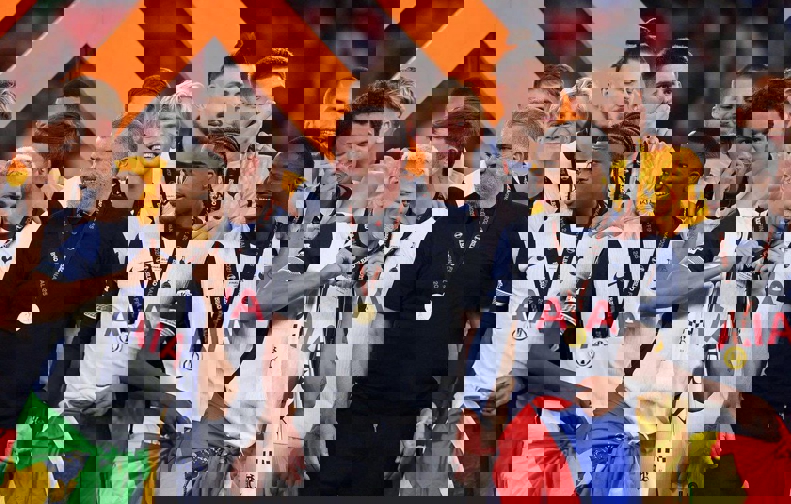 2189670