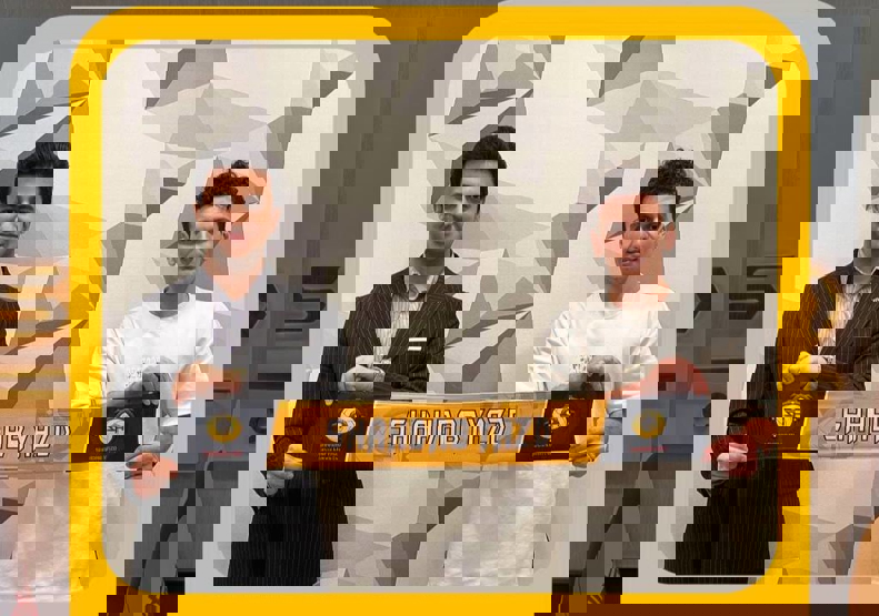 2189698