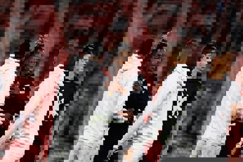 2189811