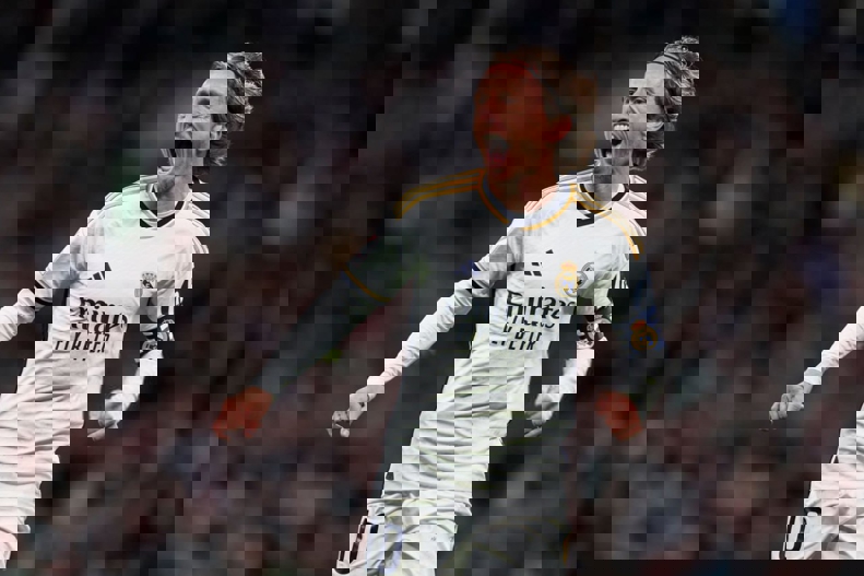 2189898