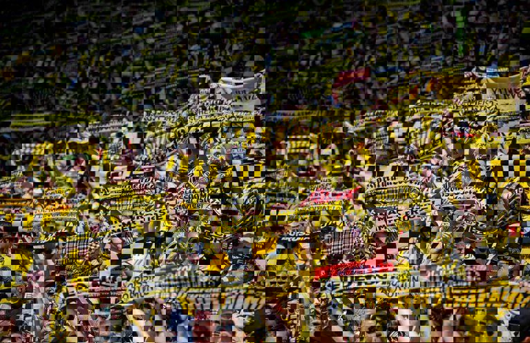 2189900
