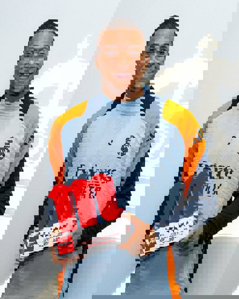 2189912