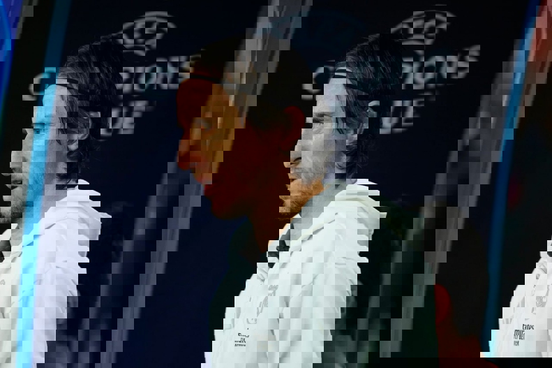 2189863