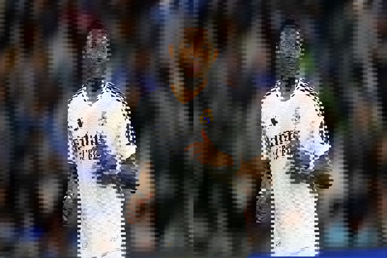 2189883