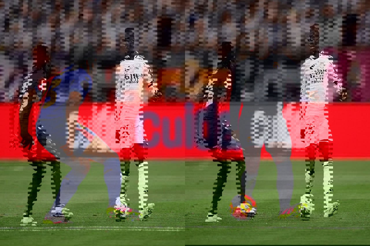 2189882