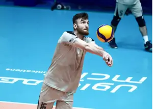 تیم ملی ب: او با این فضا غریبه است