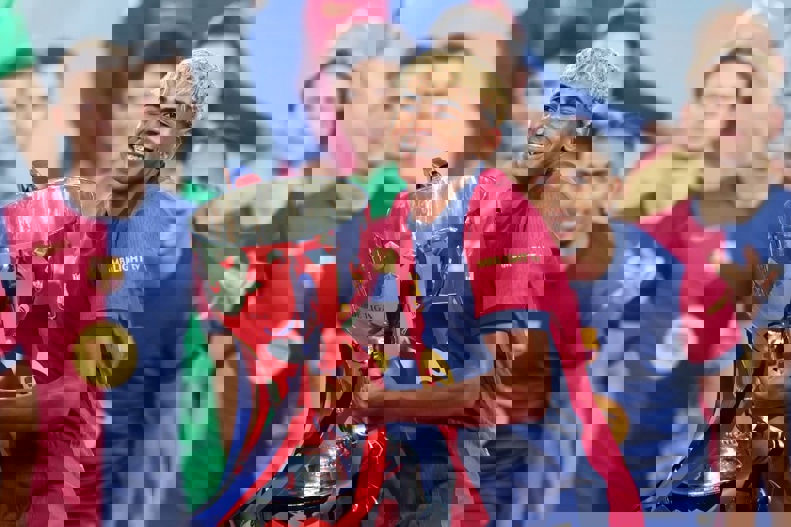 2190402