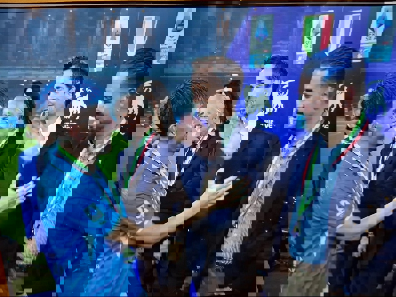 2190368
