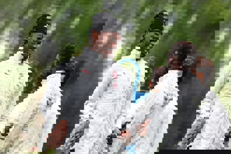 2190504