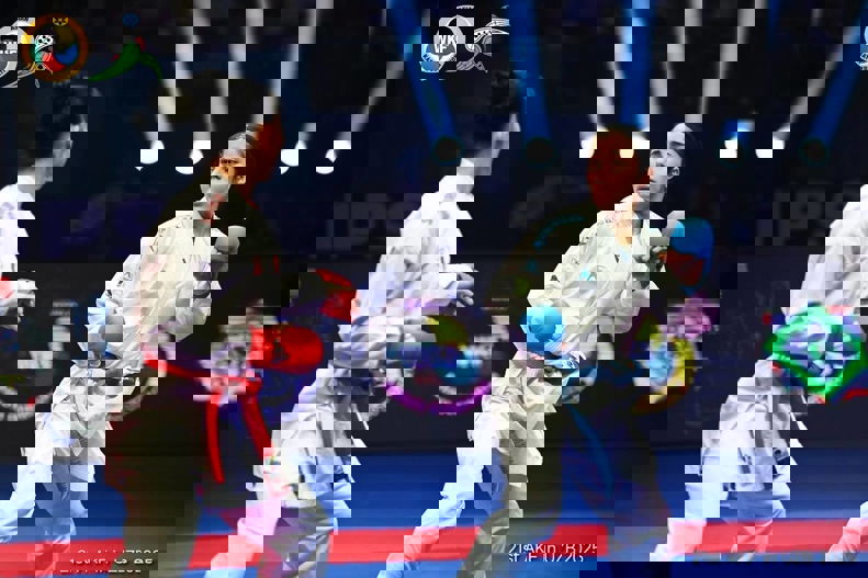 2190886