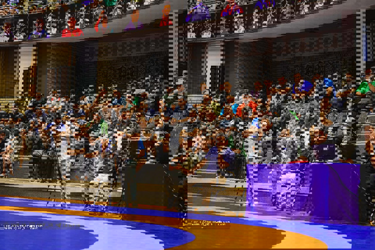 2191949