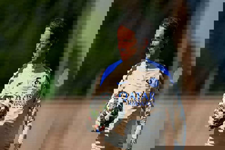 2192038