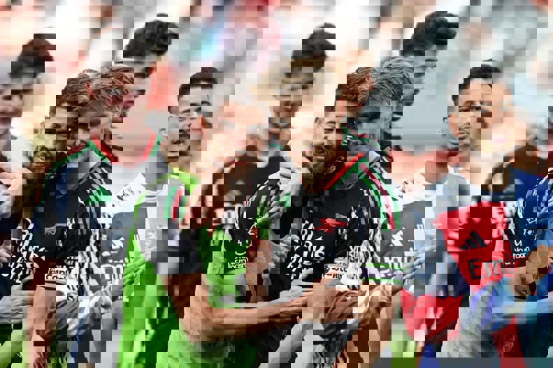 2192060