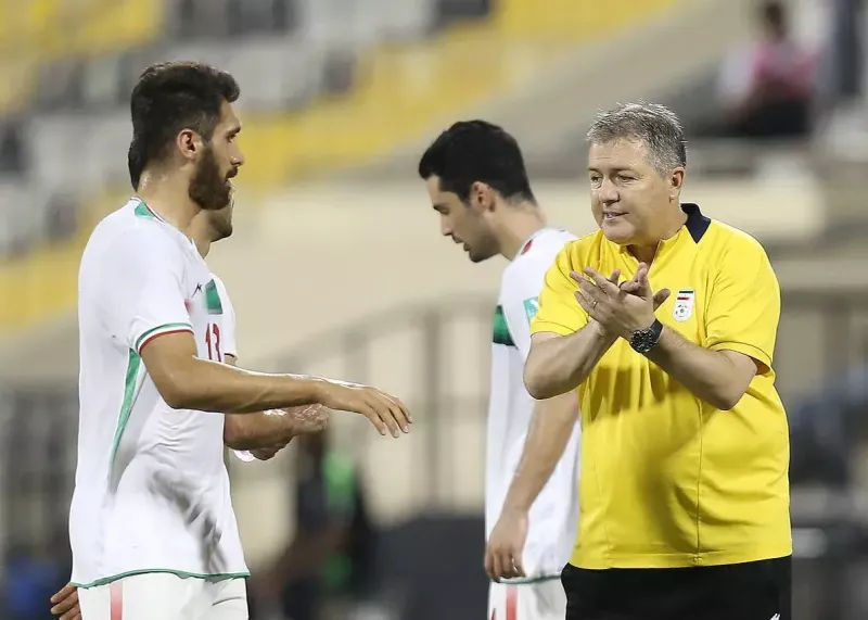 عارف با اسکوچیچ پیراهن سفید می‌پوشد!