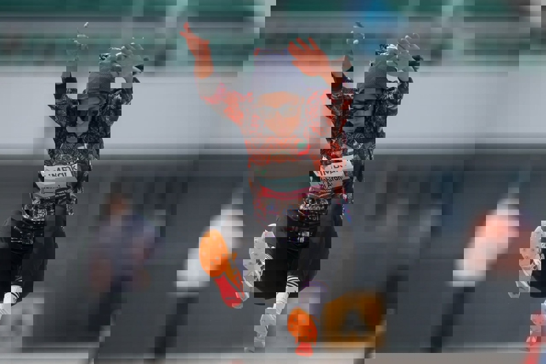 2192204