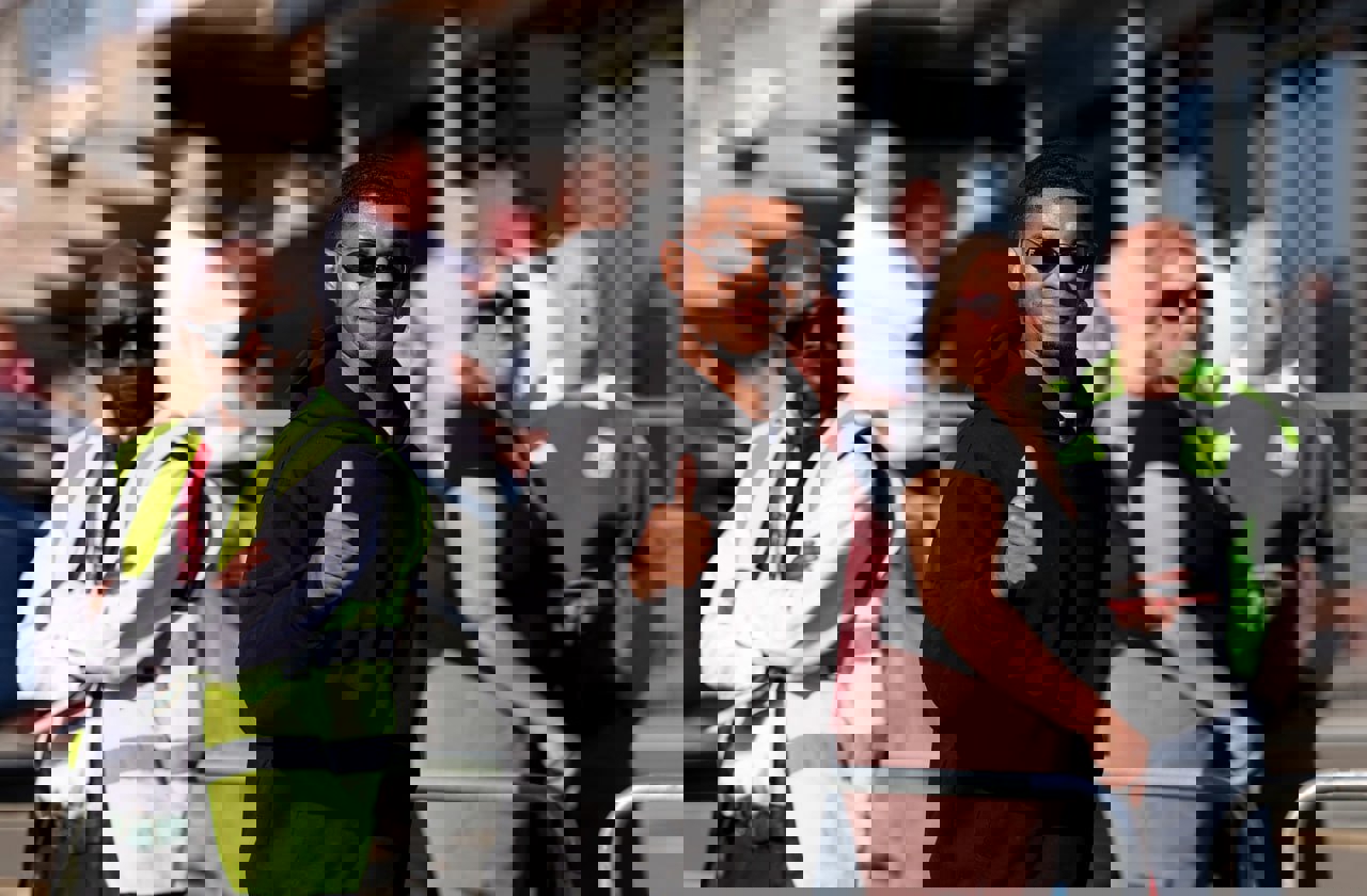 2192403