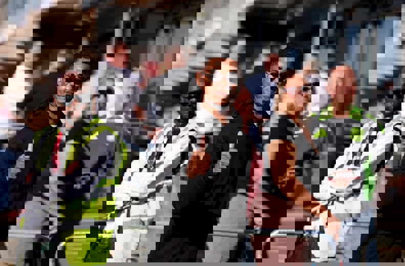 2192403