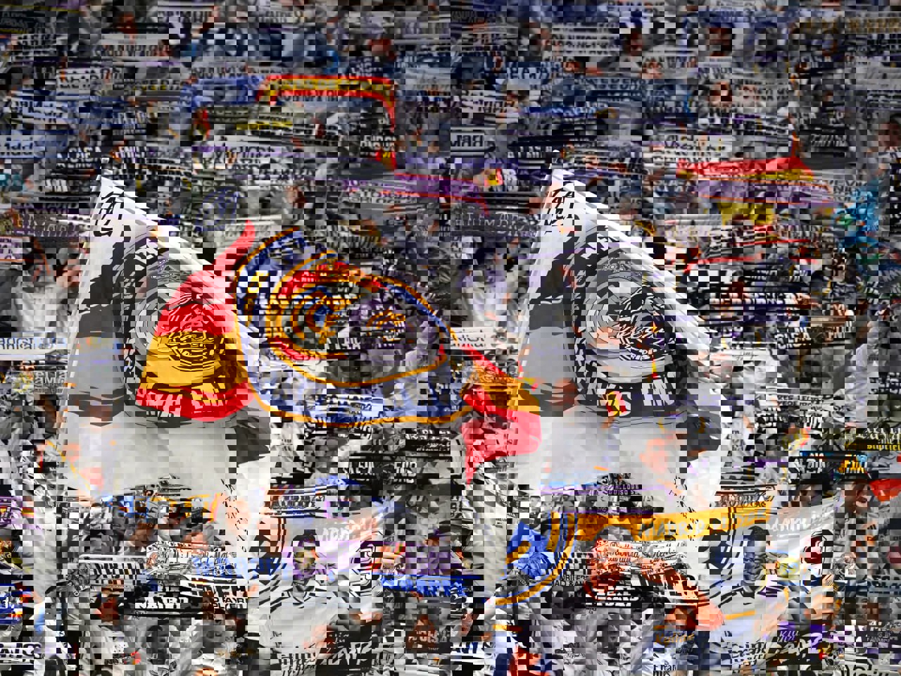 2192605