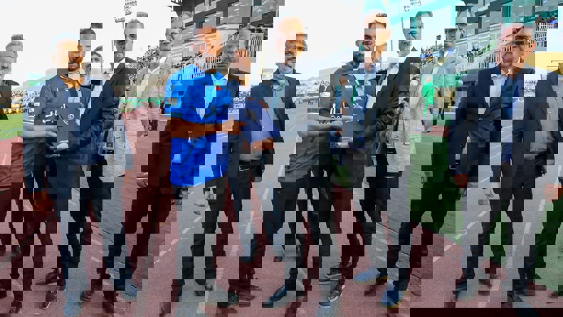 2192806