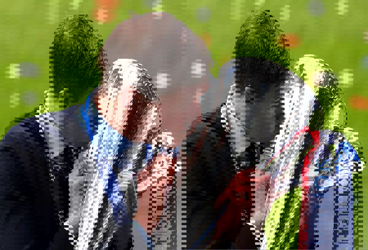 2192877