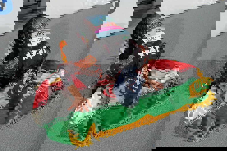 2193127