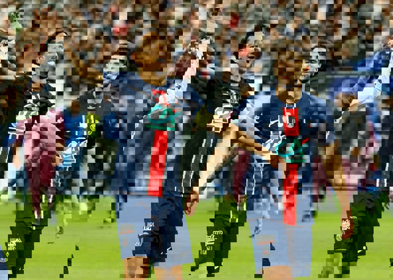 2193372