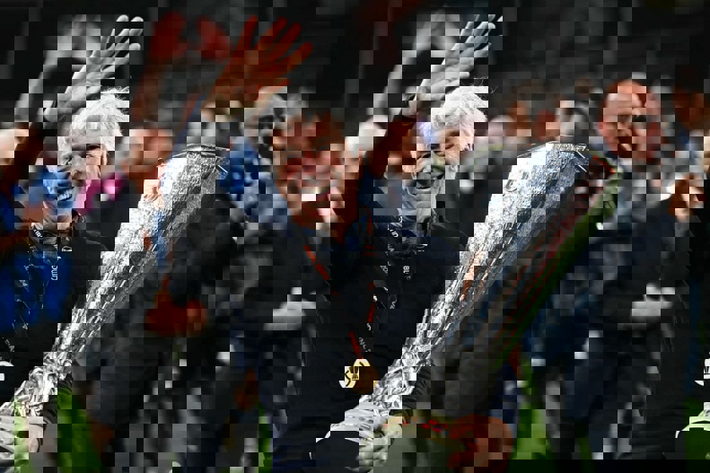2193824